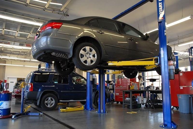 Atelier de réparation automobile Garage Pièces et Services - Angers Toyota St-Hyacinthe à Saint-Hyacinthe (QC) | AutoDir