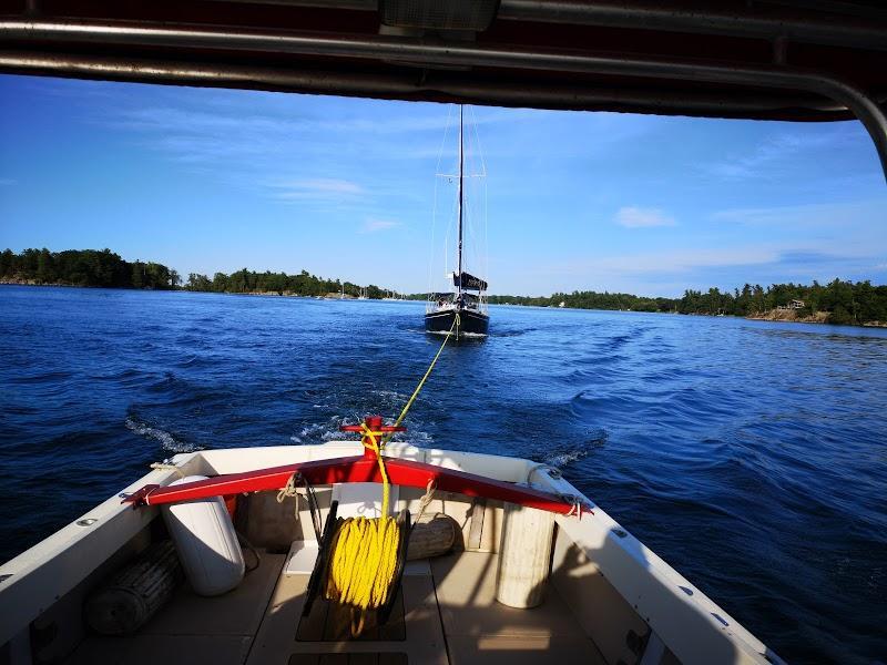 Towing Service C-Tow 1000 Islands - Marine Assistance in Kingston (ON) | AutoDir