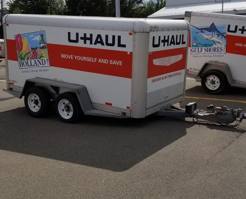 Achat de camion U-Haul Moving & Storage at Mapleton à Moncton (NB) | AutoDir